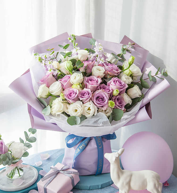 紫霞仙子玫瑰11枝白色洋桔梗尤加利浅紫色紫罗兰妇女教师节鲜花