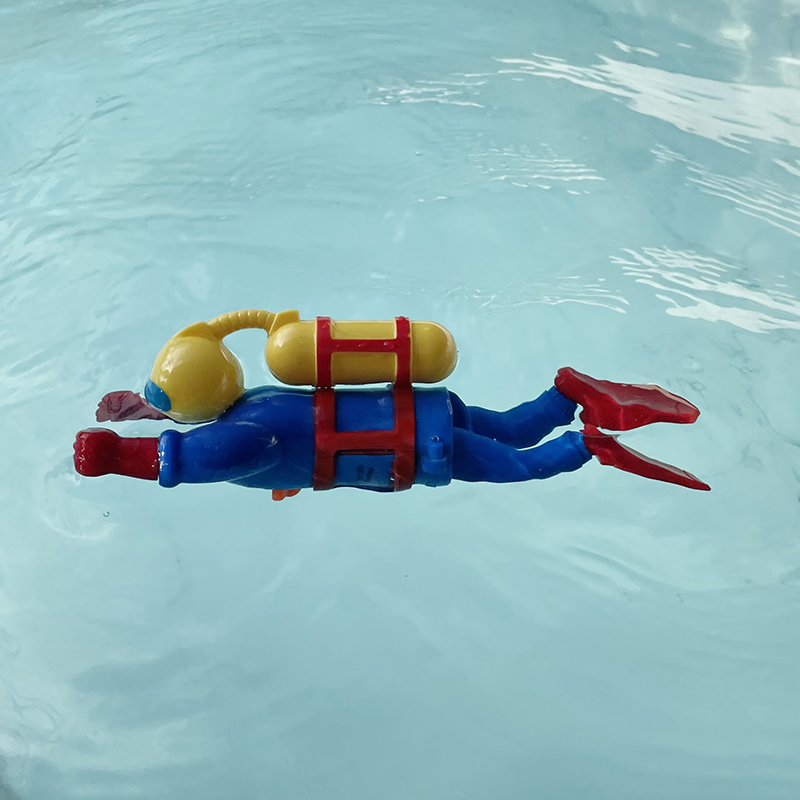 潜水艇玩具可爱洗澡陪伴水下上发条水上漂浮玩具戏水的游泳潜水员