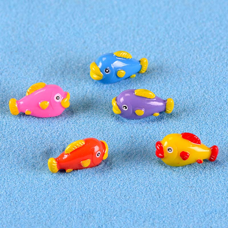 微景观简约现代可爱卡通动物五彩鱼小鱼摆件创意树脂海景造景饰品