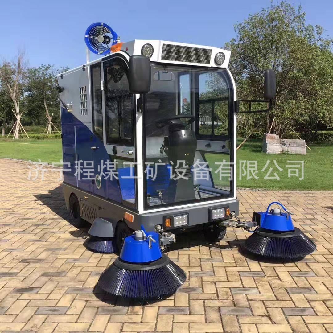 1多功能座驾式扫地车小型驾驶式电动扫地车马路智能清扫车厂家批